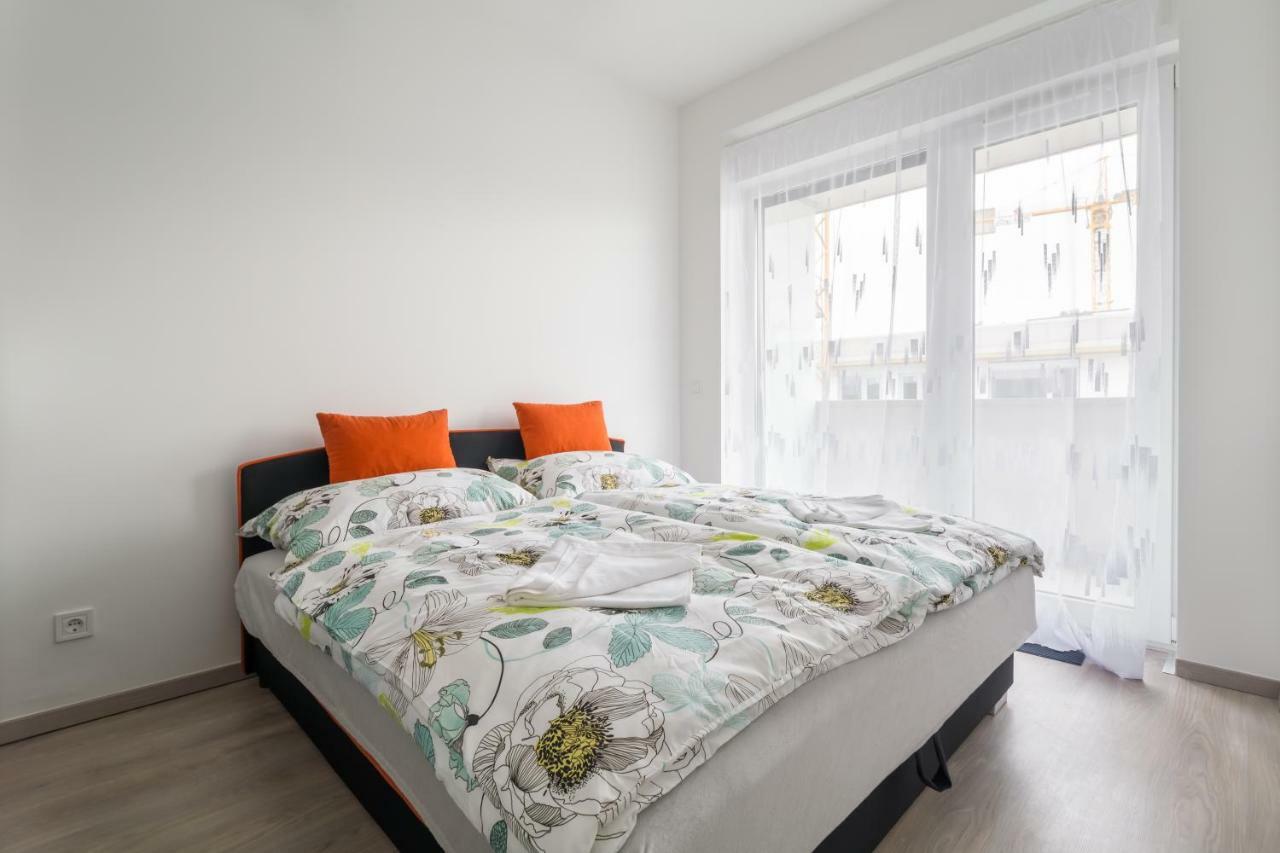 Bpr Chic White Home With Terrace & A/C & Garage Budapest Esterno foto