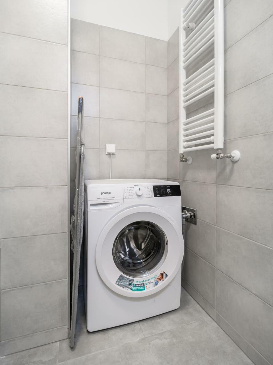 Bpr Chic White Home With Terrace & A/C & Garage Budapest Esterno foto