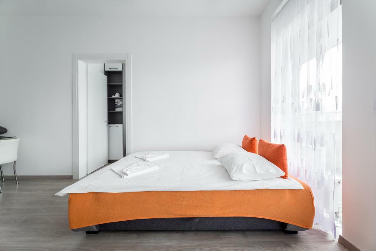 Bpr Chic White Home With Terrace & A/C & Garage Budapest Esterno foto